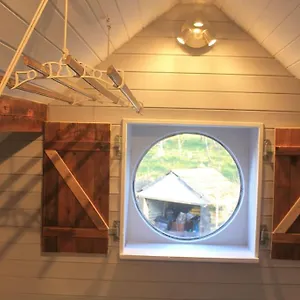  Holiday home The Scullery - A Quirky Annex With Wood Fire